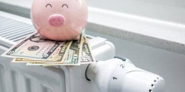 Мэров “вынесут вперед ногами”: Попенко объяснил, как центральная власть переложит вину за космические платежки