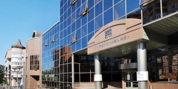 Укрэксимбанк отложил закрытие филиалов в Ивано-Франковске и Ужгороде