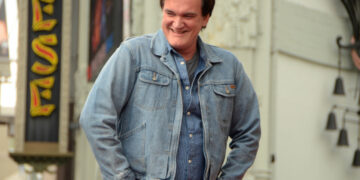 Квентин Тарантино принес “детский стул” на съемки “Приключений Клиффа Бута” и все время сидел с режиссером