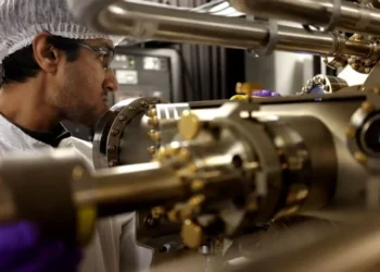 Ученые создали квантовый материал, который “извлекает” водород из солнца и воды