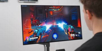 Выгорание OLED-панели за 2 года: что случилось с монитором после 3000 часов работы