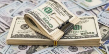 Банк или обменник: где и когда выгоднее покупать валюту