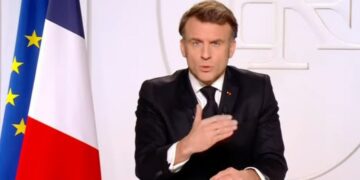 Макрон запропонував відновити діалог з РФ, його також турбує загроза Європі “глибокого геополітичного розриву”