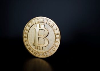 Основатель Wikipedia: Биткоин провалится ниже $10 тыс