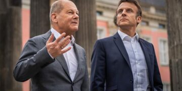 “Не слушайте, это чепуха”: что Макрон и Шольц говорили Зеленскому о предупреждениях США накануне вторжения