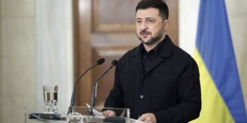 Рабства нет: Зеленский сделал заявление относительно выезда украинцев за границу