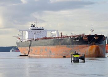 Великобритания готова захватывать танкеры из “теневого флота” РФ, – The Guardian