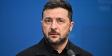 Зеленский объяснил, что мешает созданию свободной экономической зоны на Донбассе