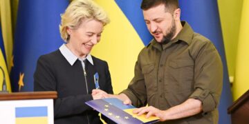 Украина вступит в ЕС до 2027 года? Politico раскрыло план из 5 шагов