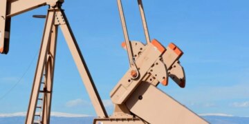Saudi Aramco закрила НПЗ після атаки дрона на тлі ударів Тегерана – ЗМІ