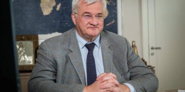 Україна звільнила сімох громадян, яких утримували в Будапешті – Сибіга