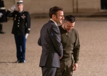 Зеленський цього тижня їде на зустріч з Макроном у Париж – ЗМІ