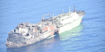 Пошкоджений російський танкер з паливом дрейфує до берегів Лівії – Reuters