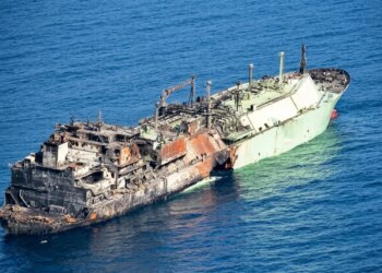 Лівія найняла компанію для усунення загрози від російського танкера, що дрейфує до узбережжя