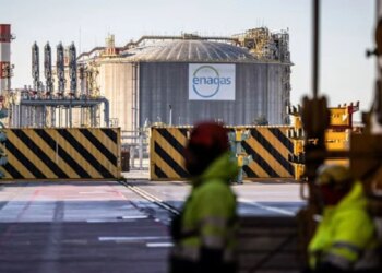 Єврокомісія закликає країни ЄС не зволікати з наповненням газосховищ через війну в Ірані – FT