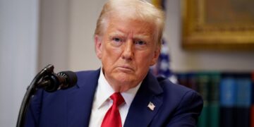 Трамп намерен достичь мира в Украине, чтобы ослабить союз России и Китая, – Politico