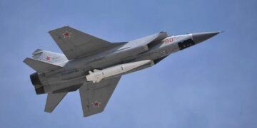 Россия впервые за долгое время запустила “Кинжалы” на Староконстантинов