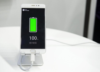 ЕС готовит революцию на рынке смартфонов: это изменит всё