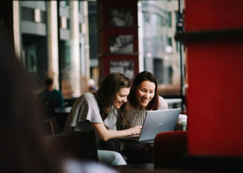 Красный Крест выплатит по 120 тысяч гривен украинцам: кто и как может получить помощь