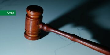 В Києві ДБР викрило схему працевлаштування в університеті замість служби