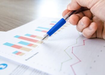 Минфину удалось опустить ставки по долларовым ОВГЗ еще почти на 0,4 п.п., по гривневым – на 0,1 п.п