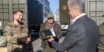 Порошенко передав техніку і дрони у 19 підрозділів Сил оборони