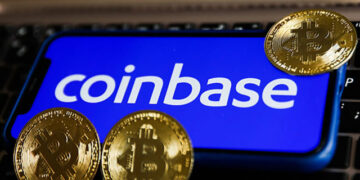В криптосообществе обсуждают странную просьбу Coinbase