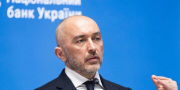 Скандал с задержанием инкассаторов: руководство НБУ срочно отправляется в Будапешт