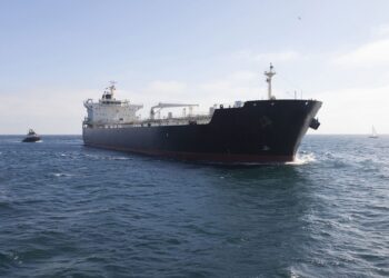 Иран шантажирует Европу: КСИР откроет проход через Ормузский пролив, но есть жесткое условие