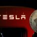 Аналитик: Акции Tesla обвалятся в этом году на 80%