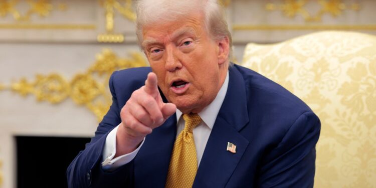 Иран мог получить ядерное оружие в течение двух недель: Трамп о причине начале операции