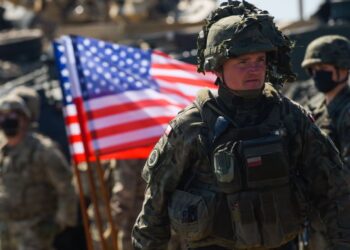 США срочно перебрасывают тысячи военных на Ближний Восток, – Reuters