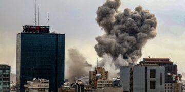 Давление на Киев и капитуляция: как война в Иране развязывает руки Трампу в отношении Украины