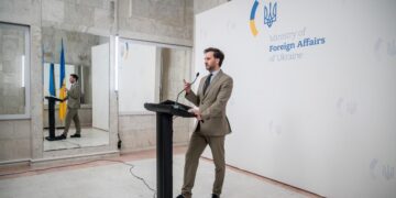 Поставки газа из Венгрии еще продолжаются, но в случае введения Орбаном решения Будапешт потеряет более $1 млрд – МИД Украины