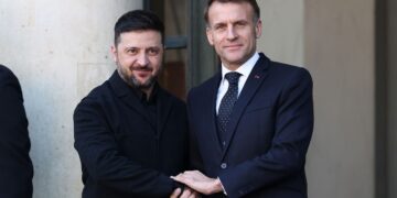 Зеленский заинтриговал тайными договоренностями с Макроном