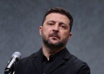 Уход ВСУ с Донбасса сохранит Путину от 300 тысяч до миллиона солдат, – Зеленский