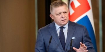 Всі три країни Балтії заборонили Фіцо проліт до москви на парад 9 травня