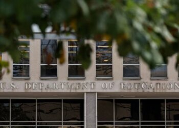 Суд заборонив адміністрації Трампа вимагати від університетів дані про расу студентів