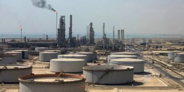 Саудівська Аравія втратила понад 600 тис. барелів нафти на добу через атаки, ще 700 тис. обмежено трубопроводом