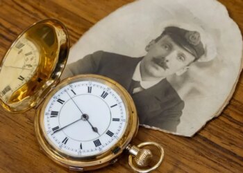 Золотий годинник невідомого героя під час катастрофи "Титаніка" виставили на аукціон