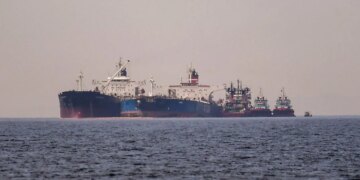 Тіньовий флот рф почав уникати шведські води через можливі арешти – Bloomberg