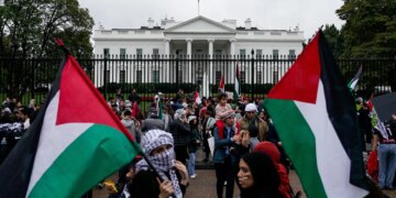 Трамп посилив умови отримання грін-карт: під ударом антисеміти та прихильники Палестини – NYT