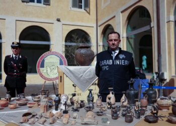 США повернули Італії сотні викрадених артефактів – серед них голова Македонського
