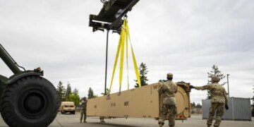 США можуть вперше розгорнути гіперзвукову ракету проти Ірану – Bloomberg