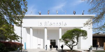 Журі Венеційської бієнале 2026 подало у відставку через суперечливе рішення