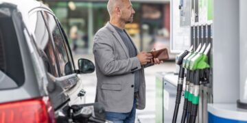 Дизель по 100 гривен: водителей предупредили о новом ценовом скачке