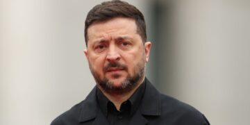 “Не заслуживает никакого смягчения санкций”: Зеленский отреагировал на ночную атаку РФ