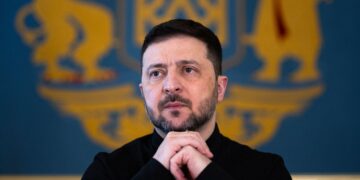 Нет глубокого понимания. Зеленский ответил на слова Вэнса о “торгах за территории”