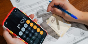 Субсидии урезают, долги растут: кто устроил коммунальный коллапс в Украине