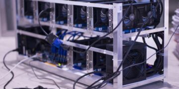 Майнеры распродали 61 000 BTC: резервы сократились на 3%